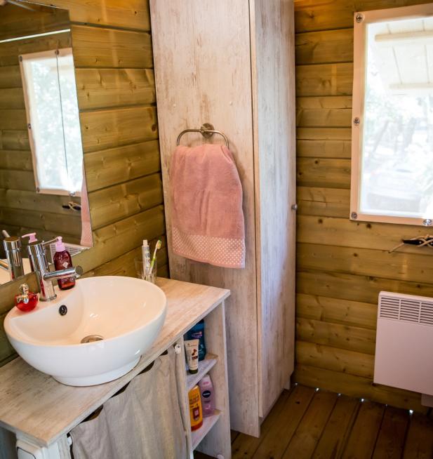 Cabane sur pilotis camping Signol