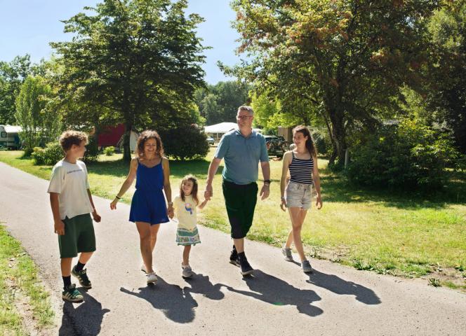 vacances tribu en camping 