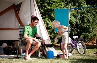 Emplacement camping pour tentes, caravanes ou camping-car