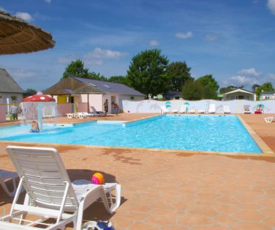 Piscine chauffée camping La Corniche