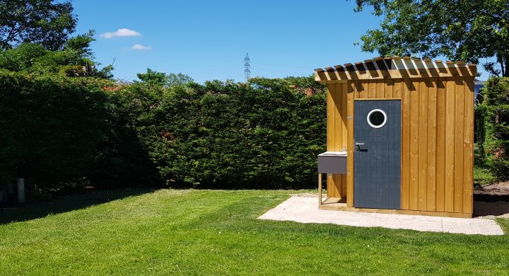 Emplacement sanitaires individuels camping La Mignardière Châteaux de la Loire