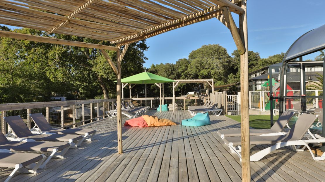 Espace aquatique couverte et chauffé au camping Le Petit Rocher