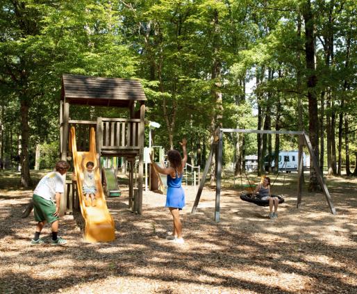 Aire de jeux camping La Mignardière