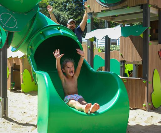 Aire de jeux camping Le Petit Rocher
