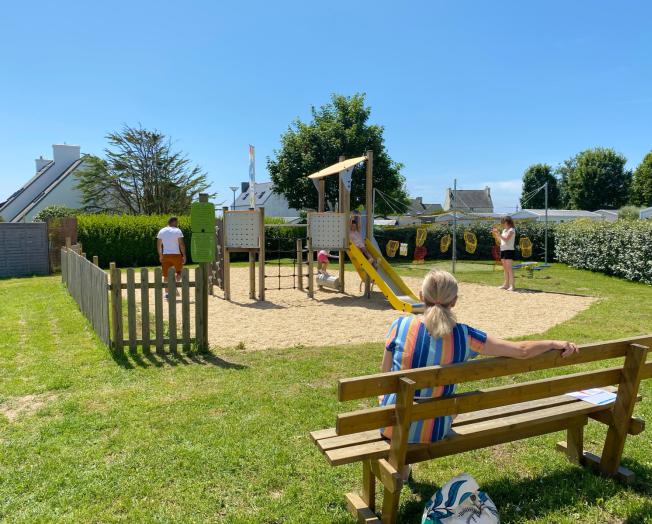 camping audierne avec aire de jeux