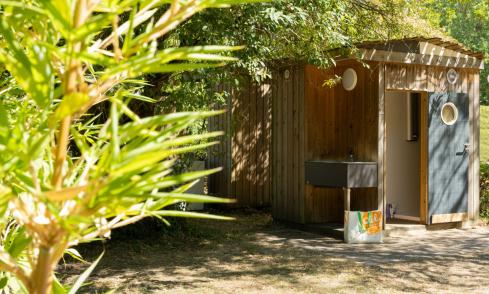 Sanitaires individuels camping La Mignardière