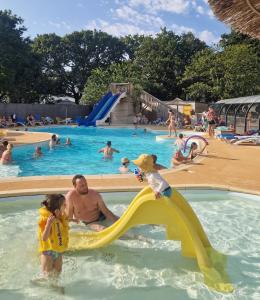 Pataugeoire camping Les Chalands Fleuris